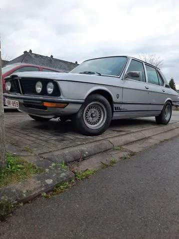 BMW 518