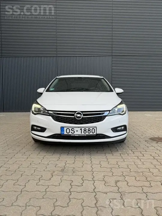 Opel Astra 2018 photo 2