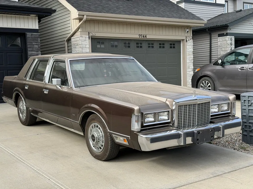 Lincoln Town Car