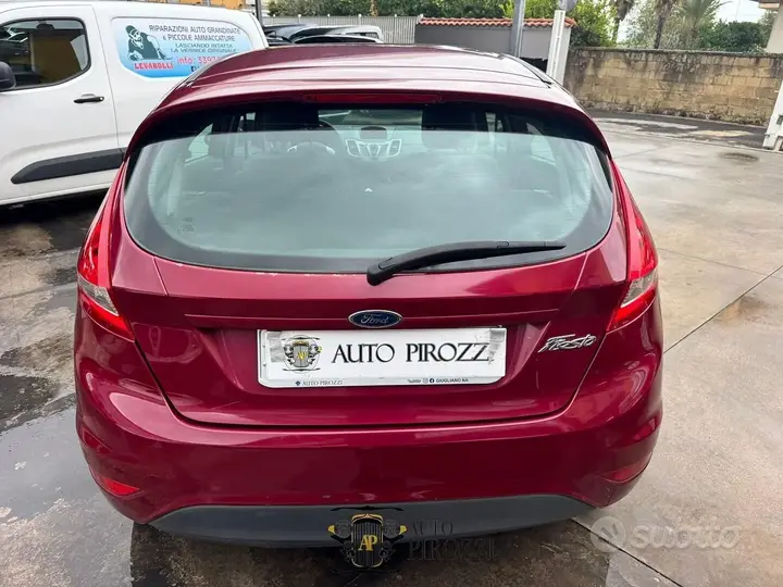 Ford Fiesta 2010 photo 5