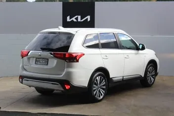 Mitsubishi Outlander 2021 photo 4