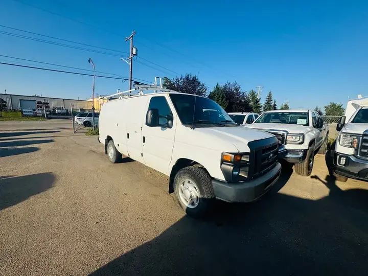 Ford E-350 2013 photo 3