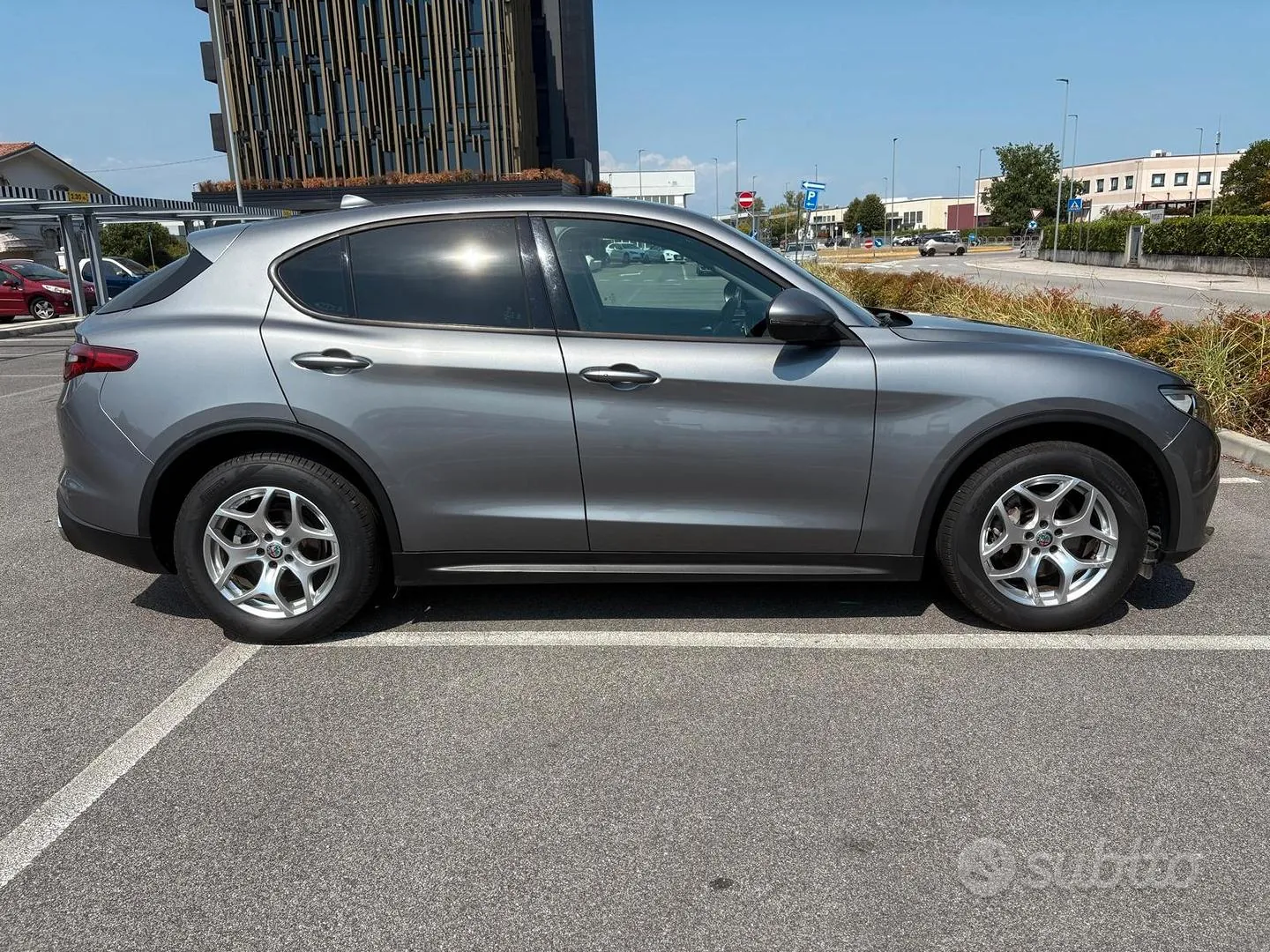 Alfa Romeo Stelvio 2021 photo 2