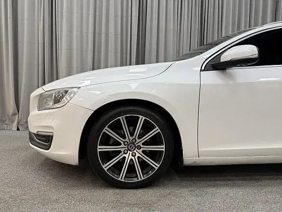 Volvo V60 2014 photo 4