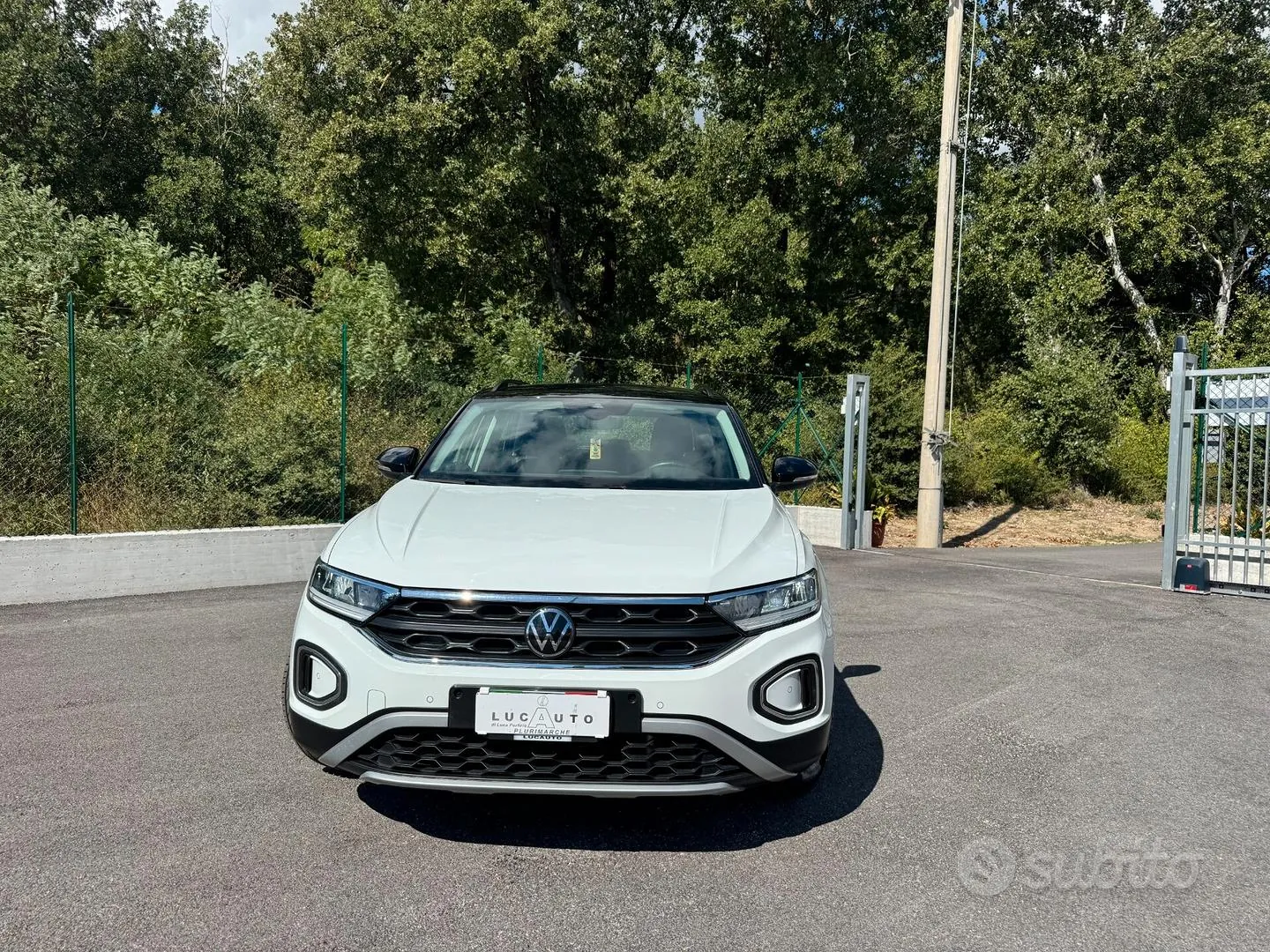 Volkswagen T-Roc 2023 photo 2