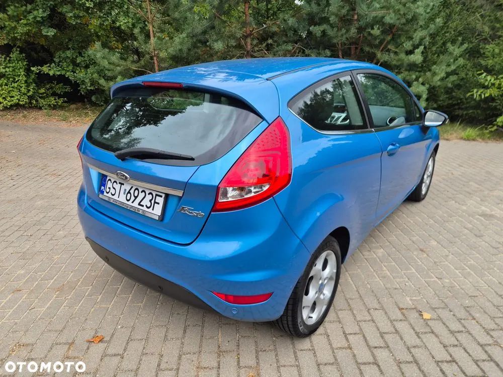 Ford Fiesta 2010 photo 3