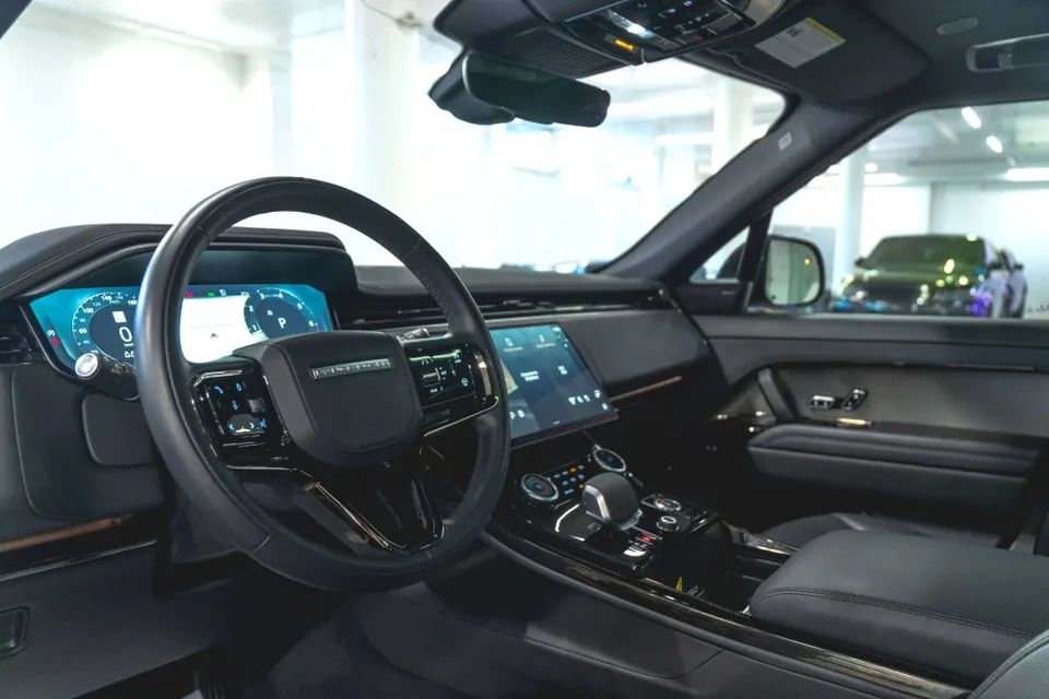 Land Rover Range Rover Sport 2023 photo 2