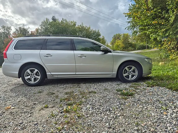 Volvo V70 2015 photo 2