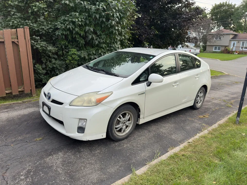 Toyota Prius 2010 photo 2