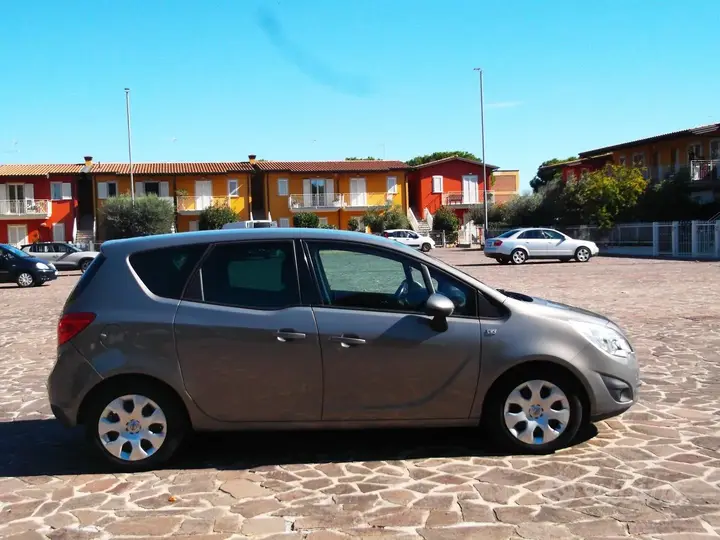 Opel Meriva 2011 photo 3