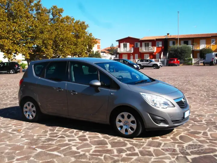 Opel Meriva 2011 photo 2