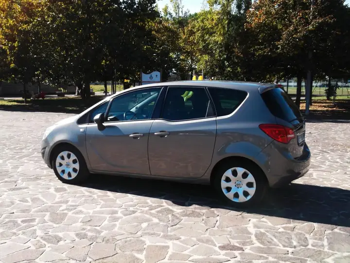 Opel Meriva 2011 photo 5
