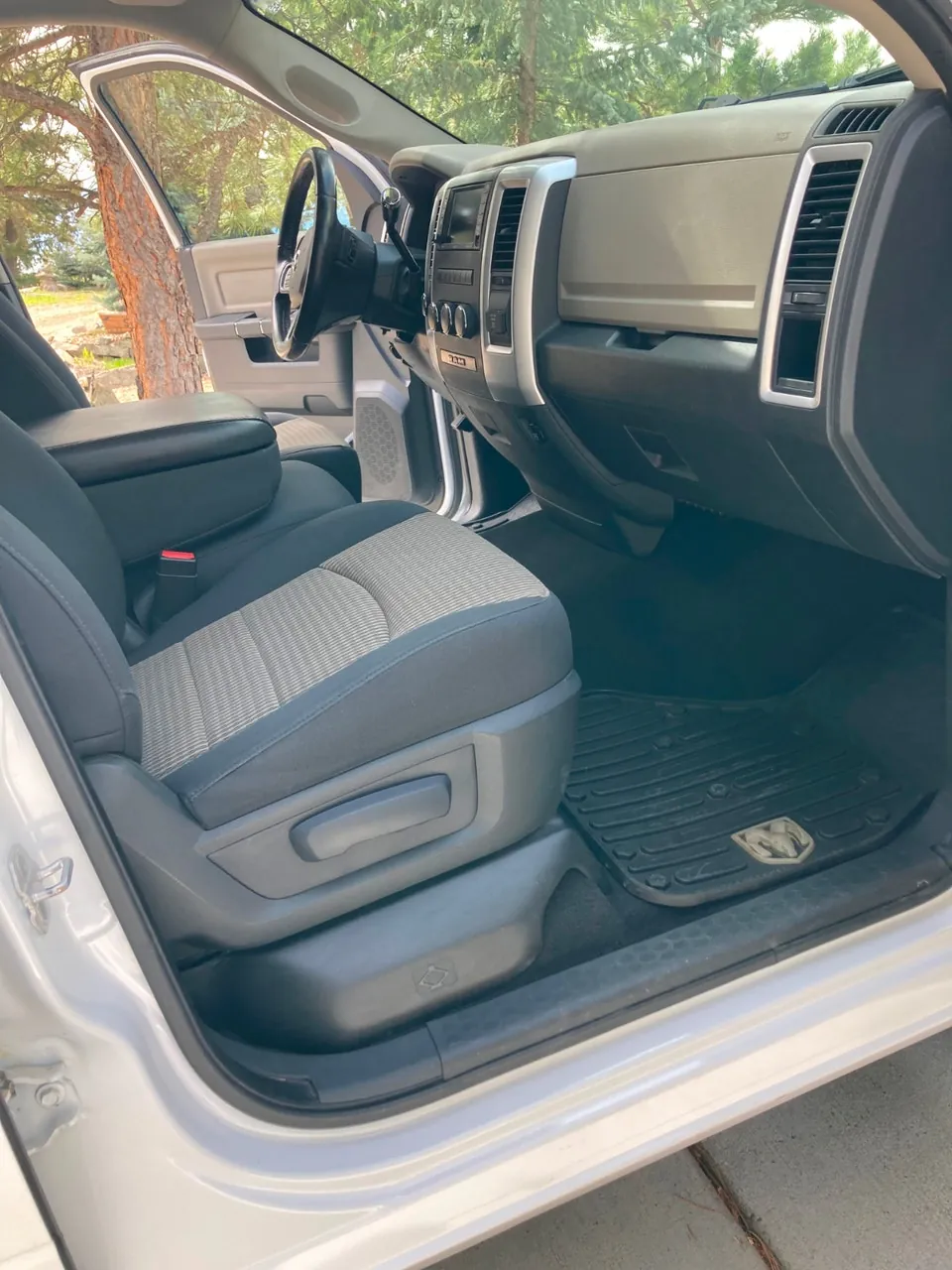 Ram 1500 2012 photo 2
