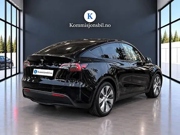 Tesla Model Y 2023 photo 4