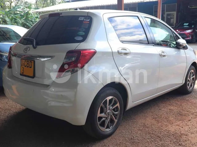 Toyota Vitz 2015 photo 4