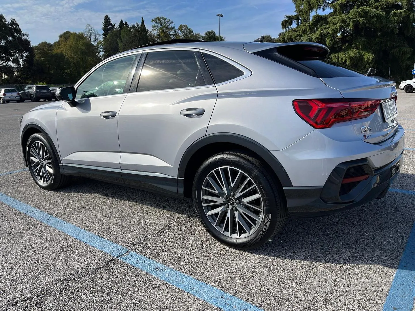 Audi Q3 2022 photo 2