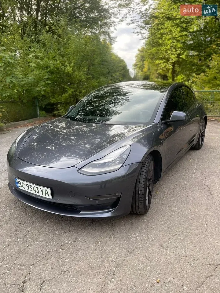 Tesla Model 3 2020 photo 2