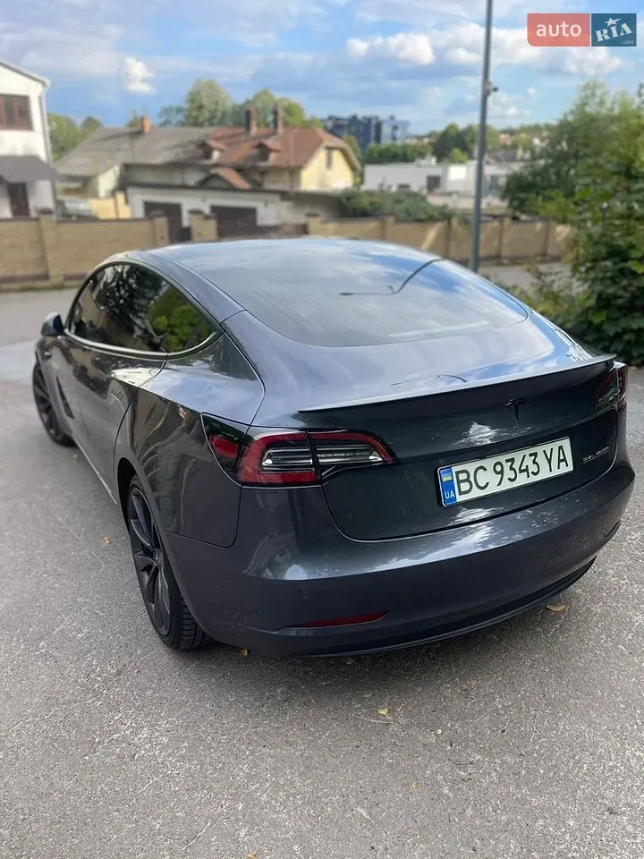 Tesla Model 3 2020 photo 4