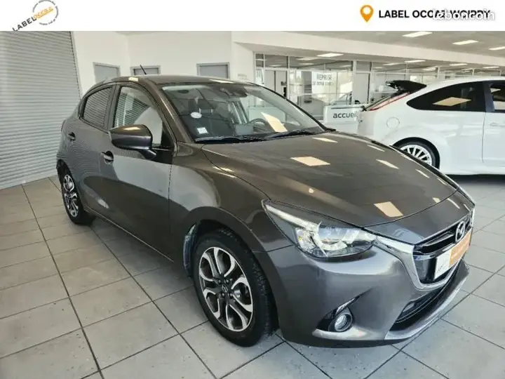 Mazda 2 2017 photo 3