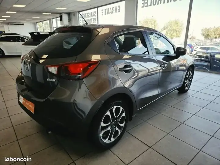 Mazda 2 2017 photo 5