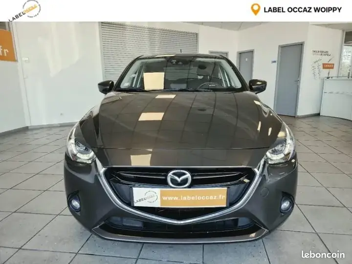 Mazda 2 2017 photo 2