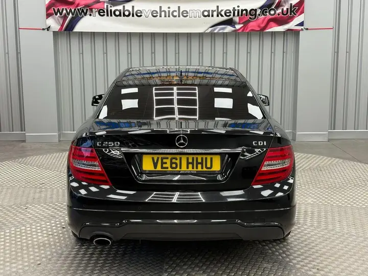 Mercedes-Benz C-Class 2011 photo 5