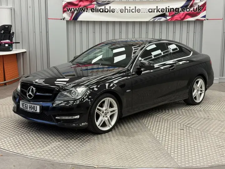 Mercedes-Benz C-Class 2011 photo 3