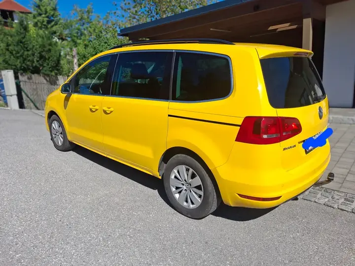 Volkswagen Sharan 2011 photo 2