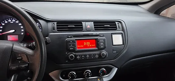 Kia Rio 2012 photo 3