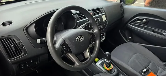 Kia Rio 2012 photo 5