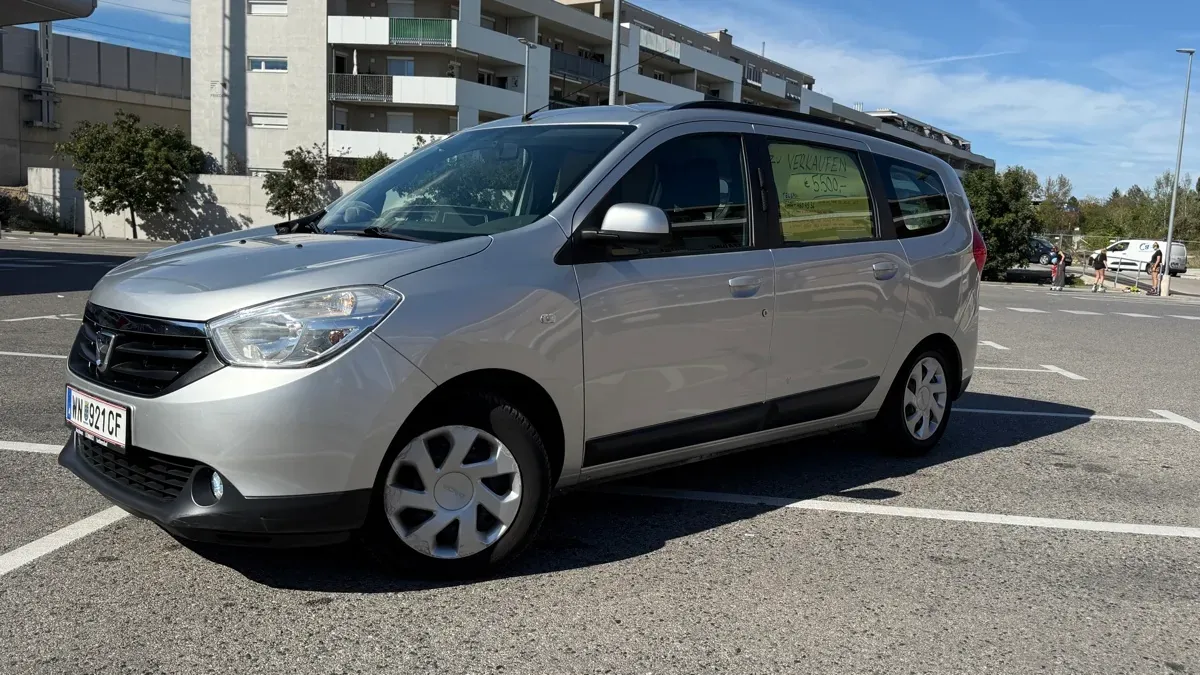 Dacia Lodgy 2013 photo 2
