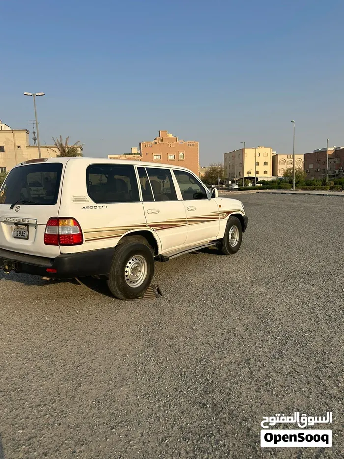 Toyota Land Cruiser 2002 photo 2