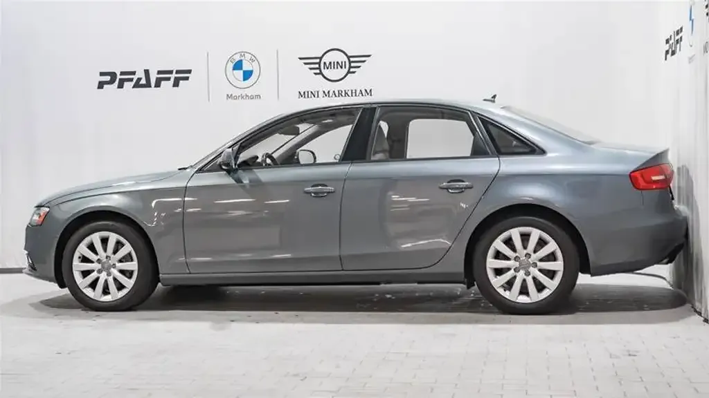 Audi A4 2013 photo 2