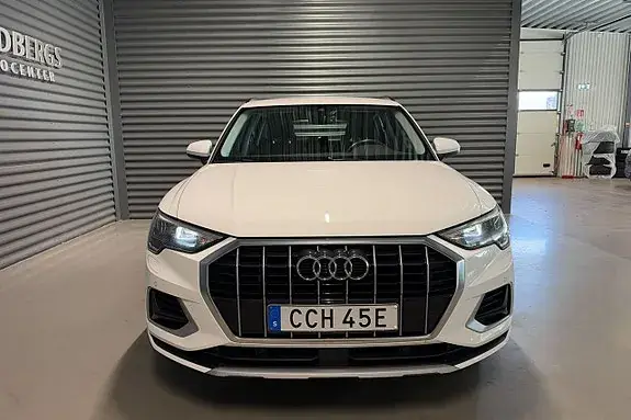 Audi Q3 2019 photo 2