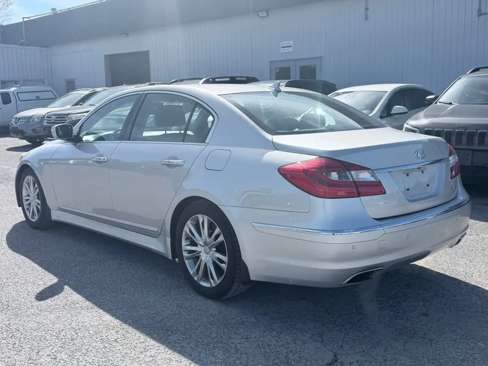 Hyundai Genesis 2012 photo 4