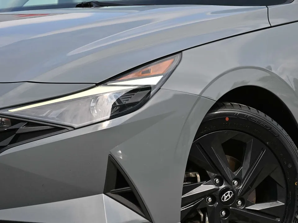 Hyundai Elantra 2022 photo 2