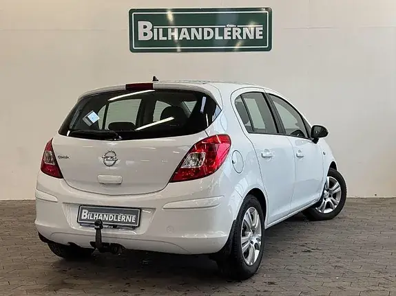 Opel Corsa 2011 photo 2