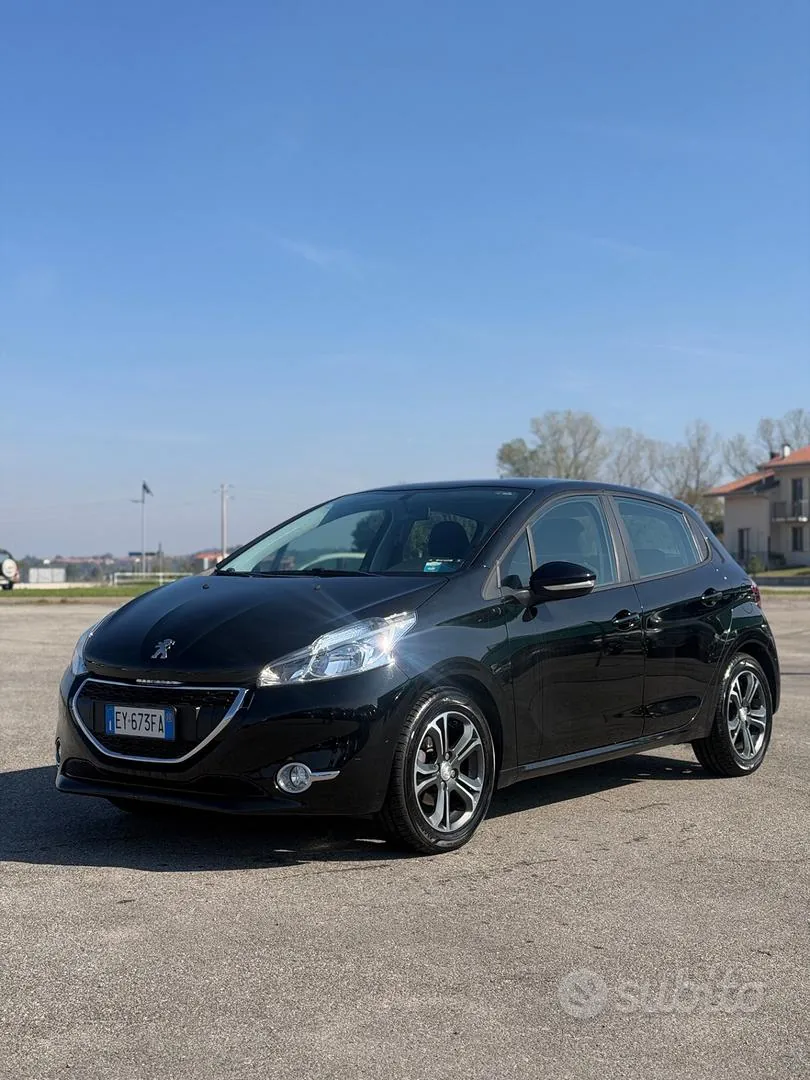 Peugeot 208 2015 photo 4