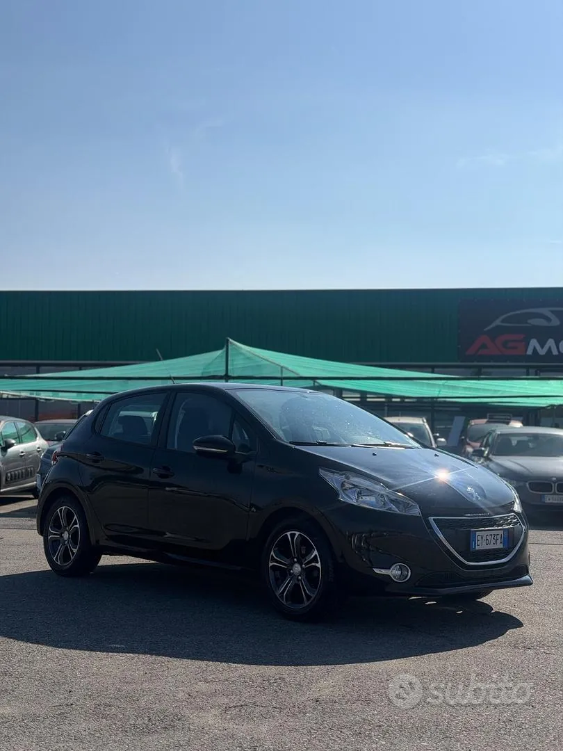 Peugeot 208 2015 photo 2