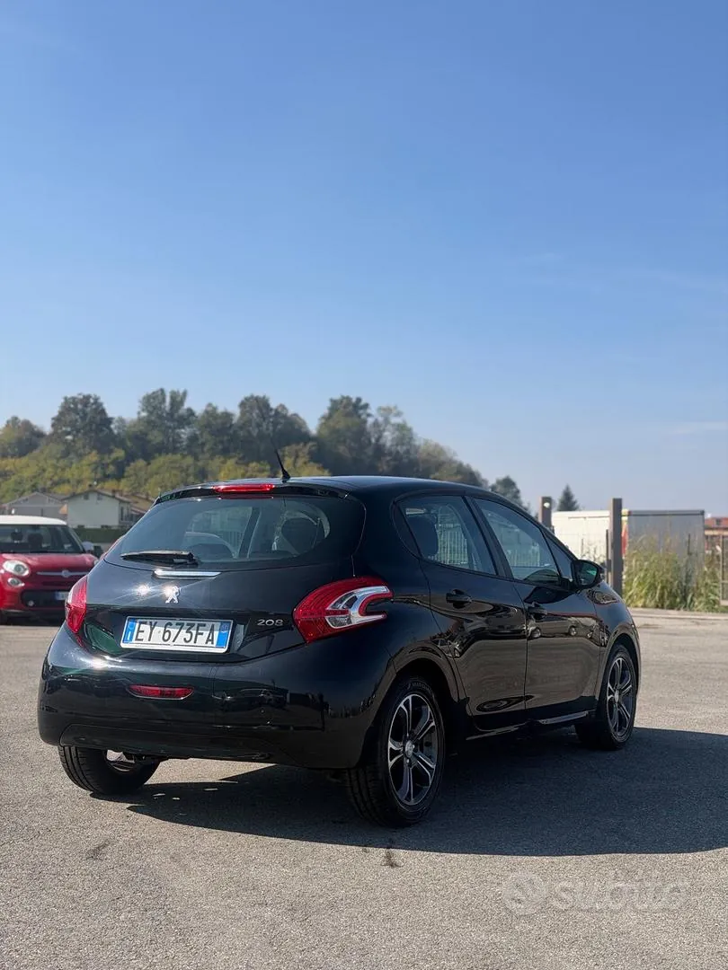 Peugeot 208 2015 photo 5