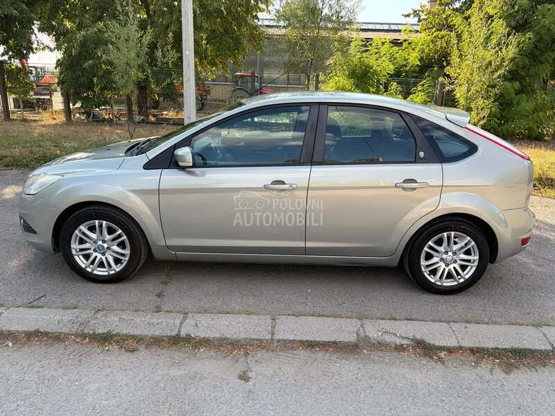 Ford Focus 2009 photo 2