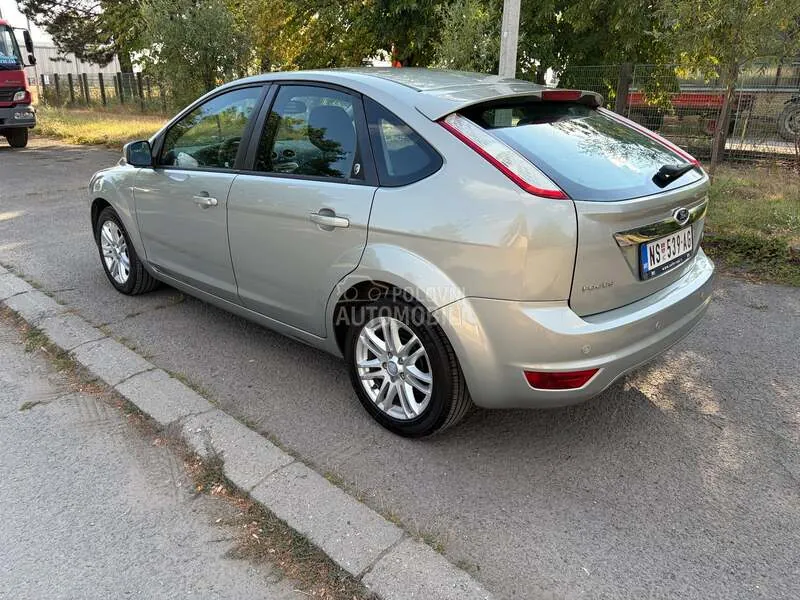 Ford Focus 2009 photo 3