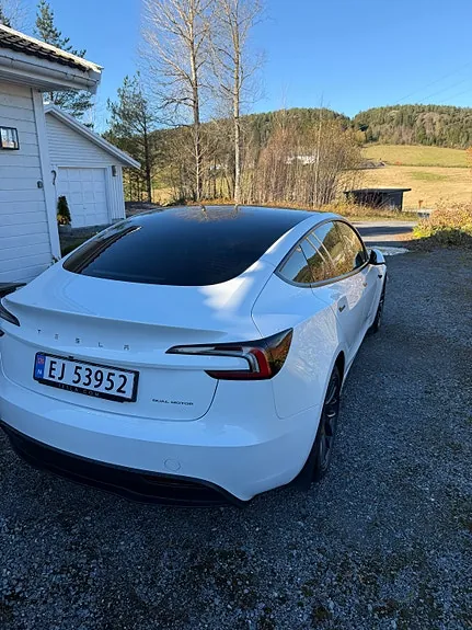 Tesla Model 3 2024 photo 5