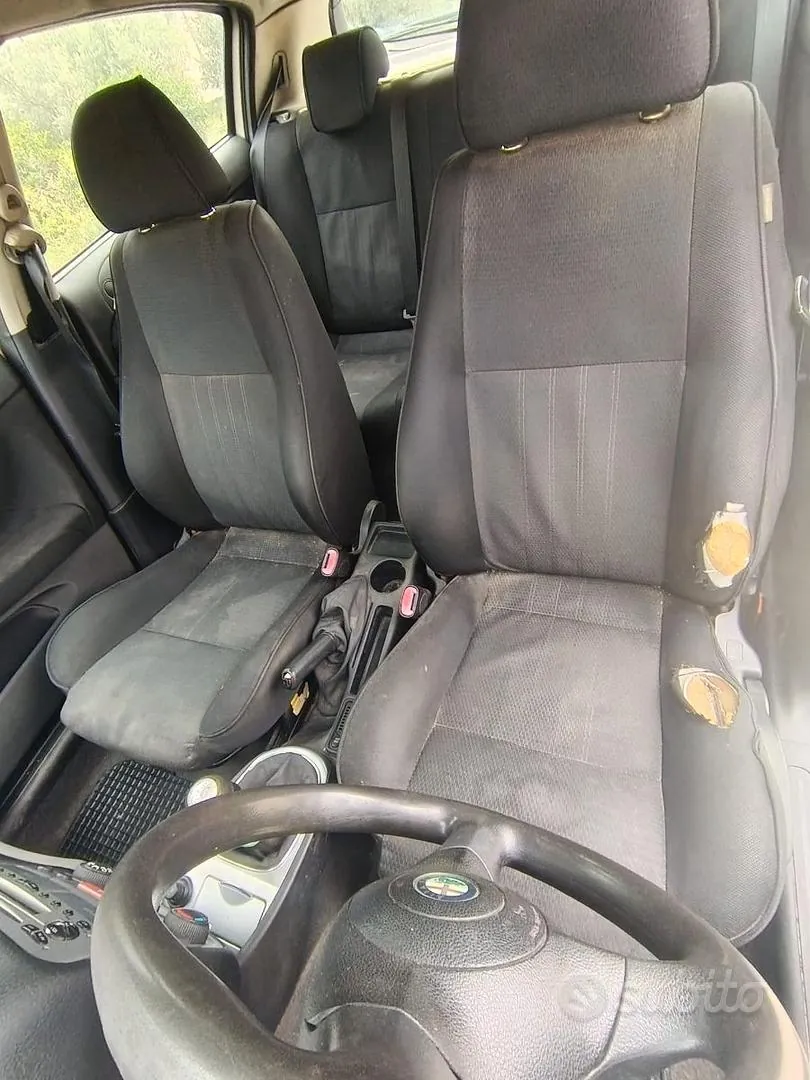 Alfa Romeo 147 2006 photo 5