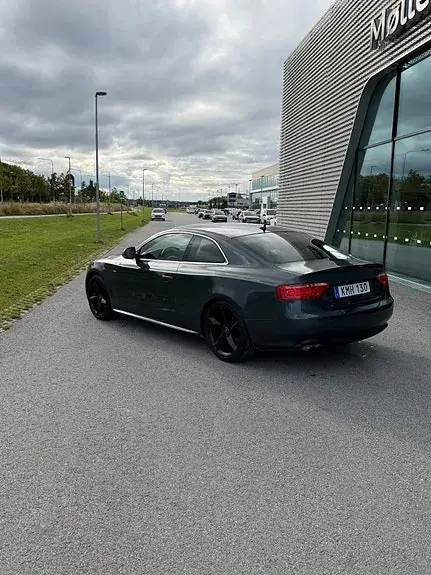 Audi A5 2009 photo 2