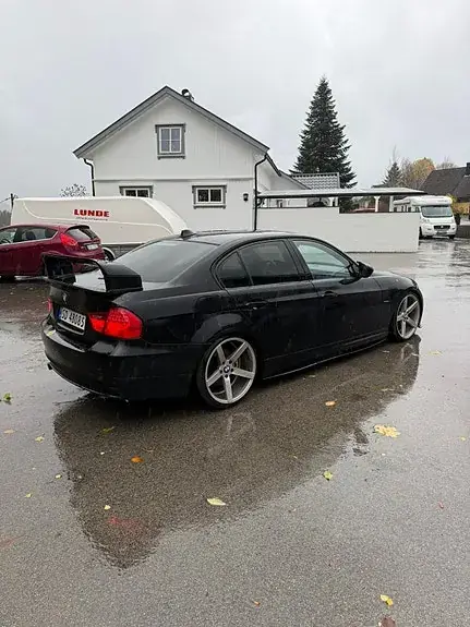 BMW 318D 2009 photo 5