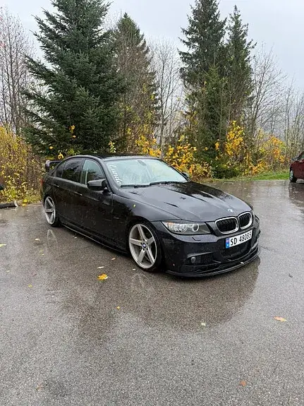 BMW 318D 2009 photo 3
