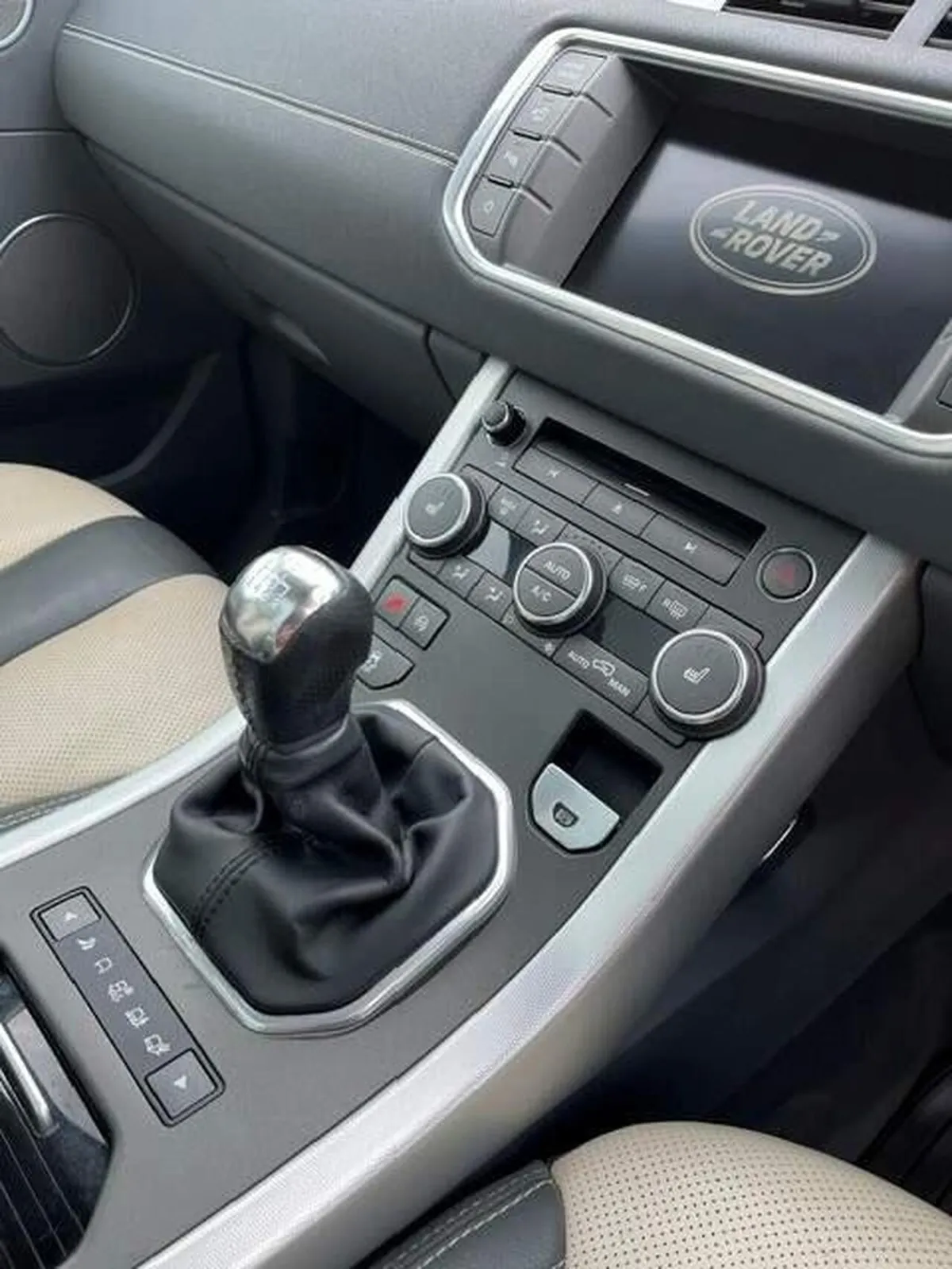 Land Rover Range Rover Evoque 2015 photo 4