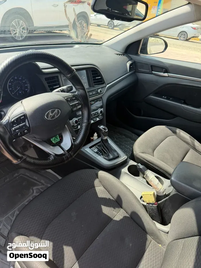 Hyundai Elantra 2019 photo 3