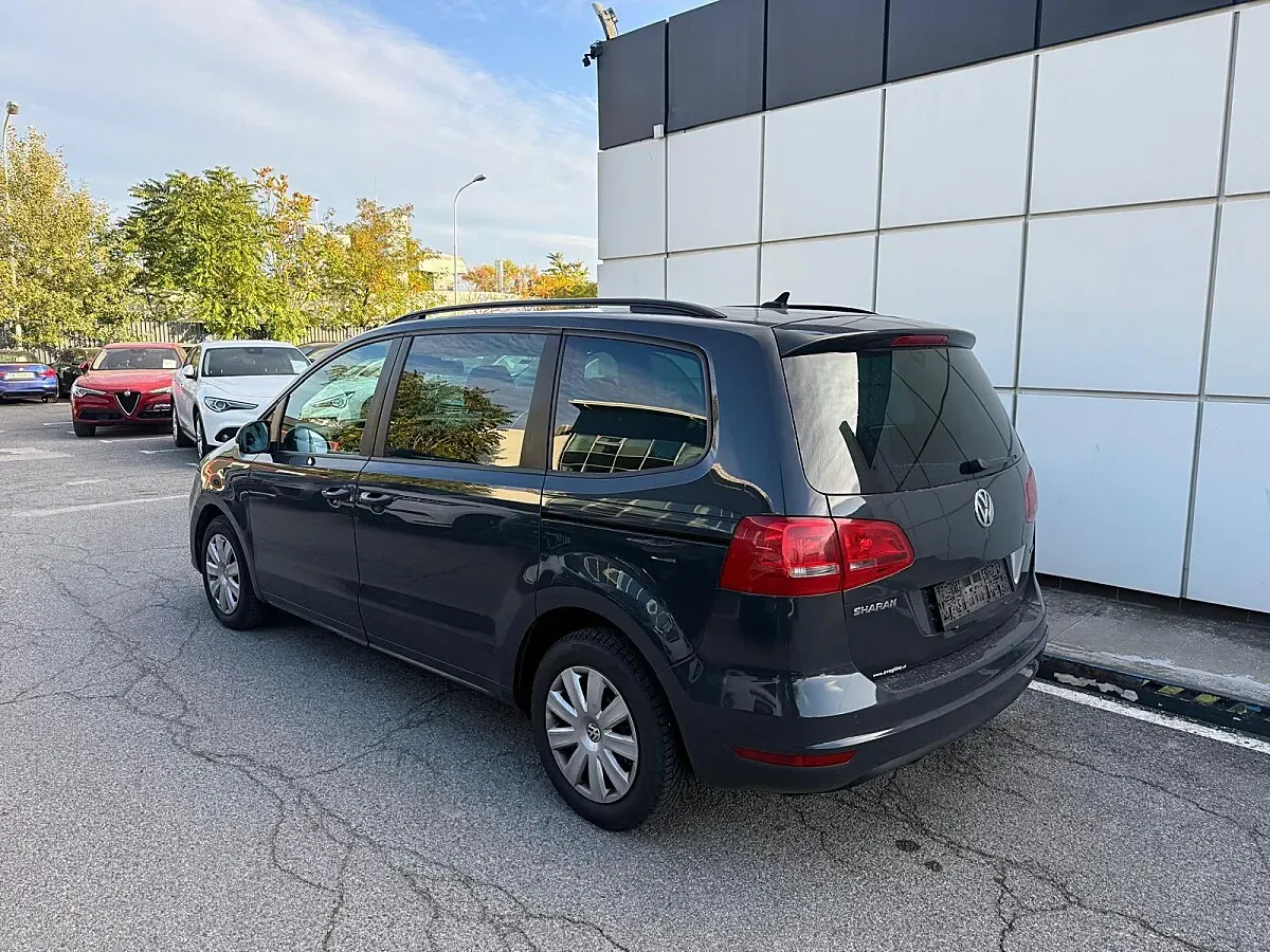 Volkswagen Sharan 2012 photo 3